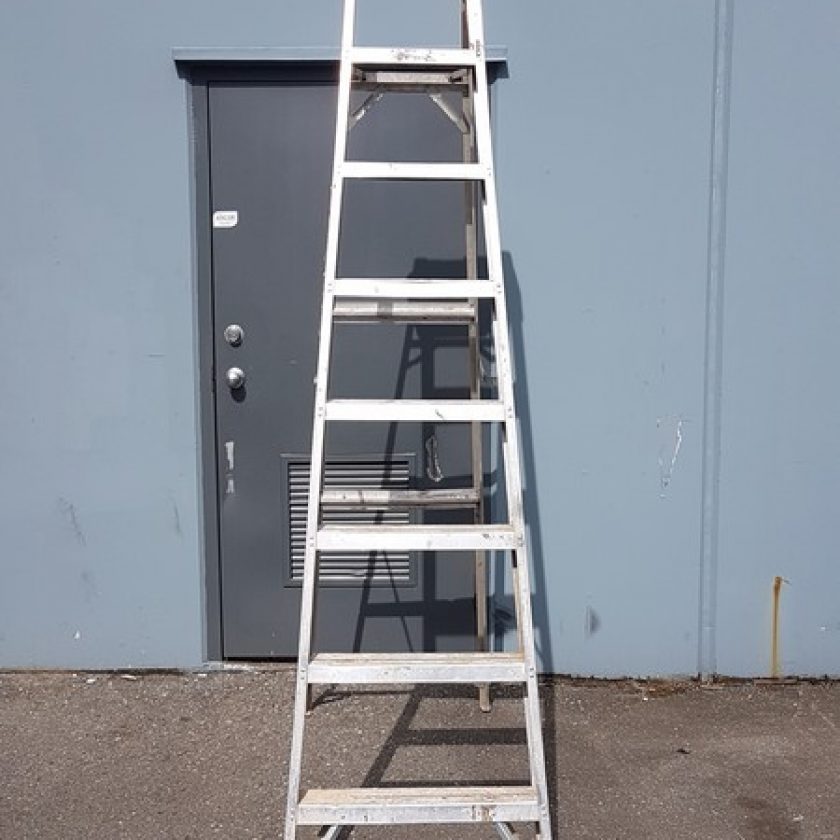 Used Louisville 8 Ft Aluminum Step Ladder Coast Machinery Group