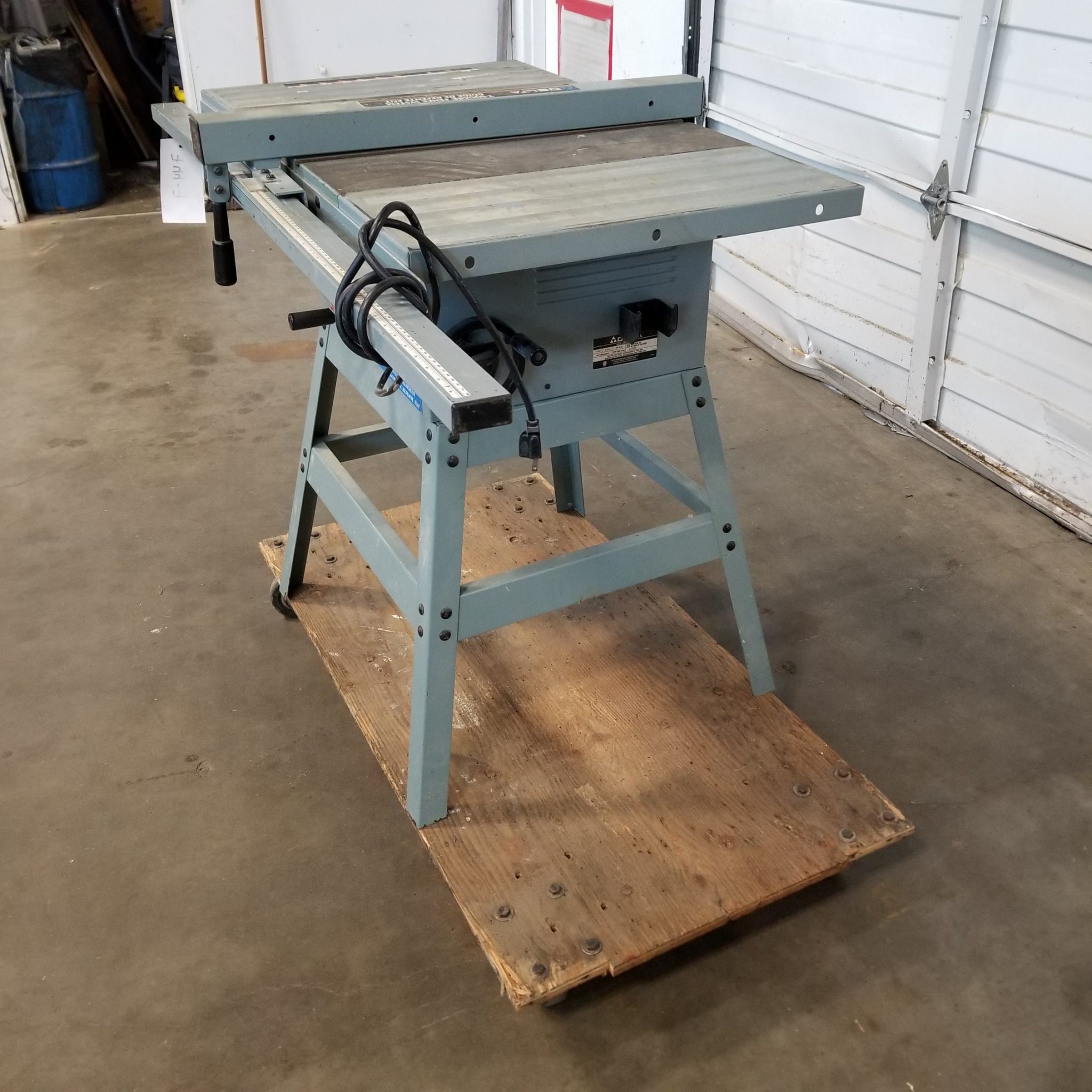 744 7 Delta 36 390C Table Saw 2 